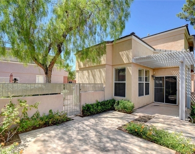 608 Blue Yucca Street - Photo Thumbnail 44