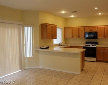 10369 Natural Springs Avenue - Photo Thumbnail 4