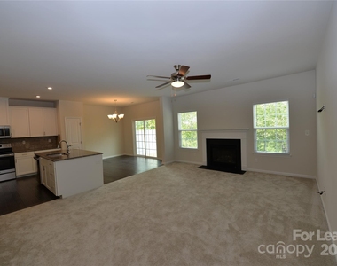 2829 Sand Cove Court - Photo Thumbnail 7