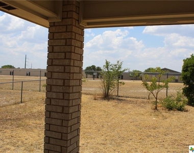 4514 Hondo Drive - Photo Thumbnail 17