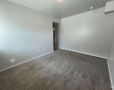 2685 Fastwater Ave. #101 - Photo Thumbnail 8