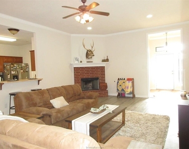 1109 Waynesboro Court - Photo Thumbnail 2