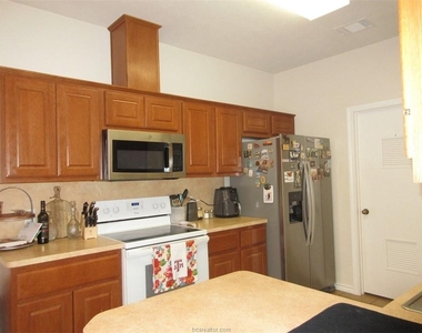 1109 Waynesboro Court - Photo Thumbnail 5