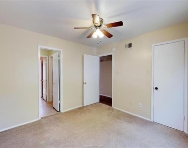 305 Manuel Drive - Photo Thumbnail 14