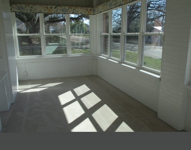 301 North James Avenue - Photo Thumbnail 9