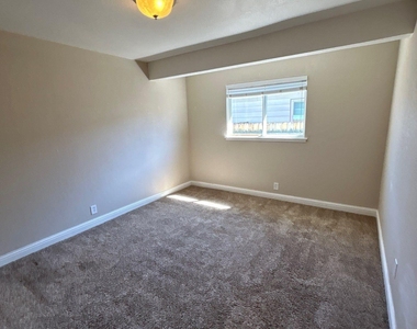 1675 Harvard Way - Photo Thumbnail 6