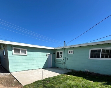 1675 Harvard Way - Photo Thumbnail 14