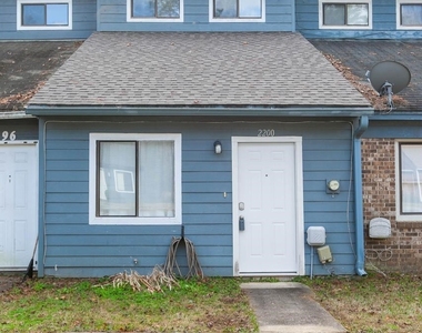 2200 Sandpiper Street - Photo Thumbnail 1