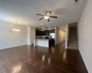 110 Bella Place - Photo Thumbnail 8