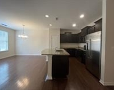 110 Bella Place - Photo Thumbnail 5