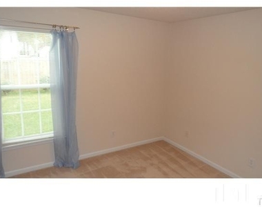 5501 Scenic Brook Lane - Photo Thumbnail 6