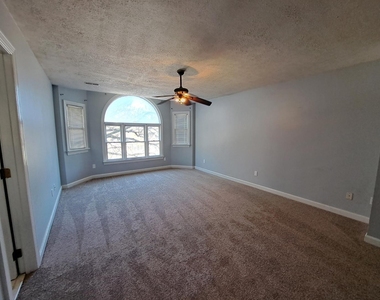 6107 River Lake Circle - Photo Thumbnail 16