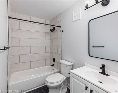 4434 Trumbull Street - Photo Thumbnail 12