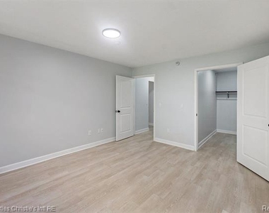 4434 Trumbull Street - Photo Thumbnail 7