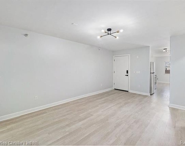 4434 Trumbull Street - Photo Thumbnail 2