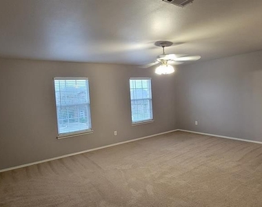 4600 Mountain Oak Street - Photo Thumbnail 19