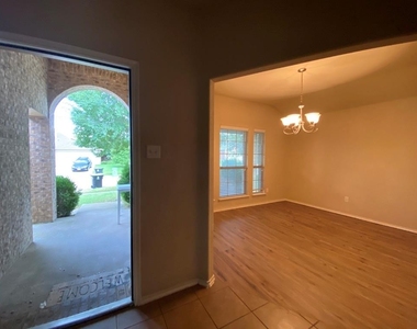 717 Becard Drive - Photo Thumbnail 2