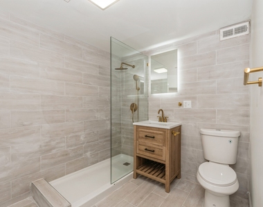 6321 N Oakley Avenue - Photo Thumbnail 5