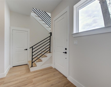 6835 Weston Street - Photo Thumbnail 5