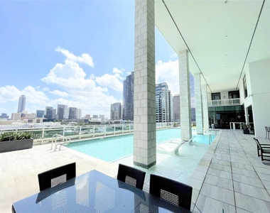 1409 Post Oak Boulevard - Photo Thumbnail 32