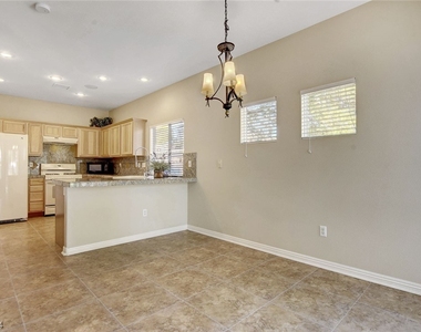 608 Blue Yucca Street - Photo Thumbnail 15