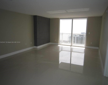 1200 Brickell Bay Dr - Photo Thumbnail 1