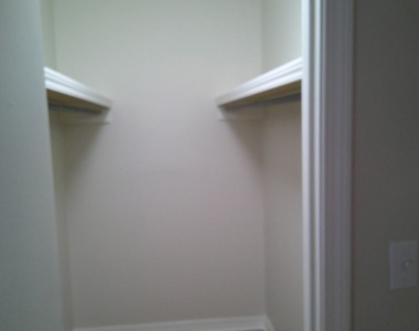 820 Sussex Place Unit B - Photo Thumbnail 13