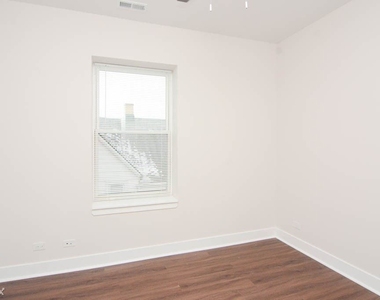 4352 N. Troy, Unit 6 - Photo Thumbnail 12