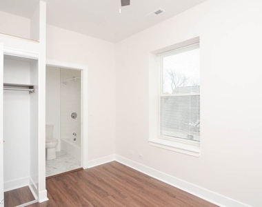 4352 N. Troy, Unit 6 - Photo Thumbnail 13