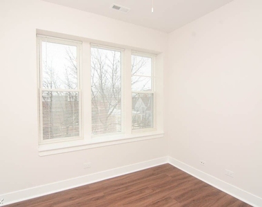 4352 N. Troy, Unit 6 - Photo Thumbnail 8