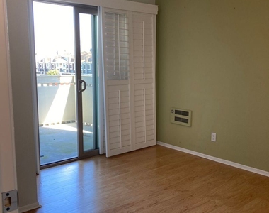 2967 Harbor Blvd - Photo Thumbnail 10