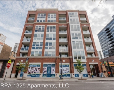 1325 N Wells St - Photo Thumbnail 2