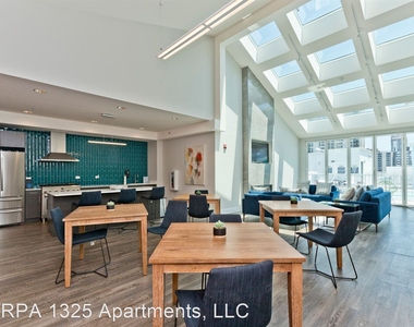 1325 N Wells St - Photo Thumbnail 21