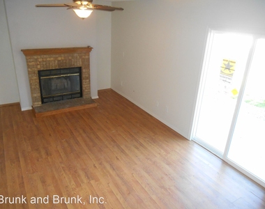 5812 Oakwood Boulevard - Photo Thumbnail 10