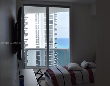 15901 Collins Ave - Photo Thumbnail 32