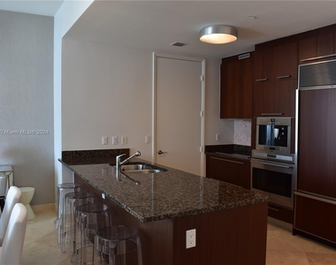 15901 Collins Ave - Photo Thumbnail 13