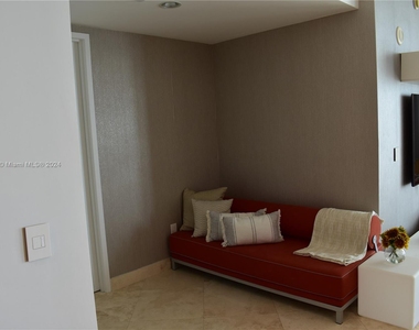 15901 Collins Ave - Photo Thumbnail 9