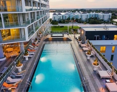 2000 Metropica Way - Photo Thumbnail 22