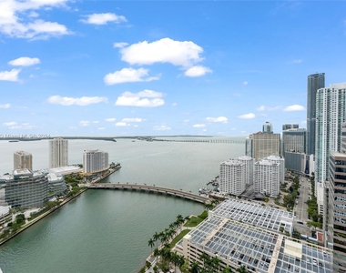 495 Brickell Ave - Photo Thumbnail 3