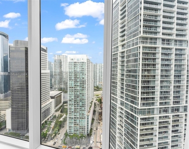 495 Brickell Ave - Photo Thumbnail 17