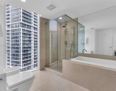 495 Brickell Ave - Photo Thumbnail 19