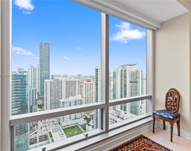 1425 Brickell Ave - Photo Thumbnail 8