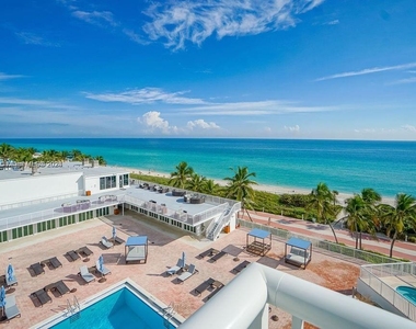 5401 Collins Ave - Photo Thumbnail 10