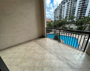 540 Brickell Key Dr - Photo Thumbnail 11