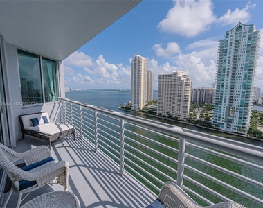 325 S Biscayne Blvd - Photo Thumbnail 4