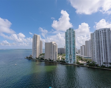 325 S Biscayne Blvd - Photo Thumbnail 2