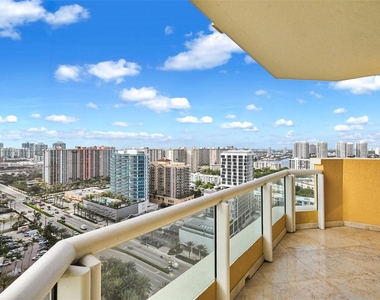 17875 Collins Ave - Photo Thumbnail 34