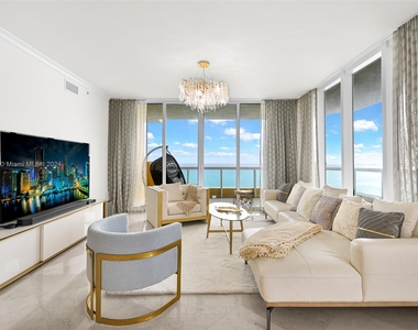 17875 Collins Ave - Photo Thumbnail 11