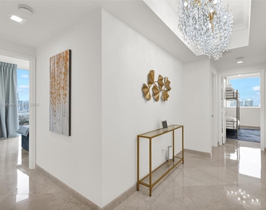 17875 Collins Ave - Photo Thumbnail 31