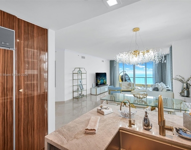 17875 Collins Ave - Photo Thumbnail 19